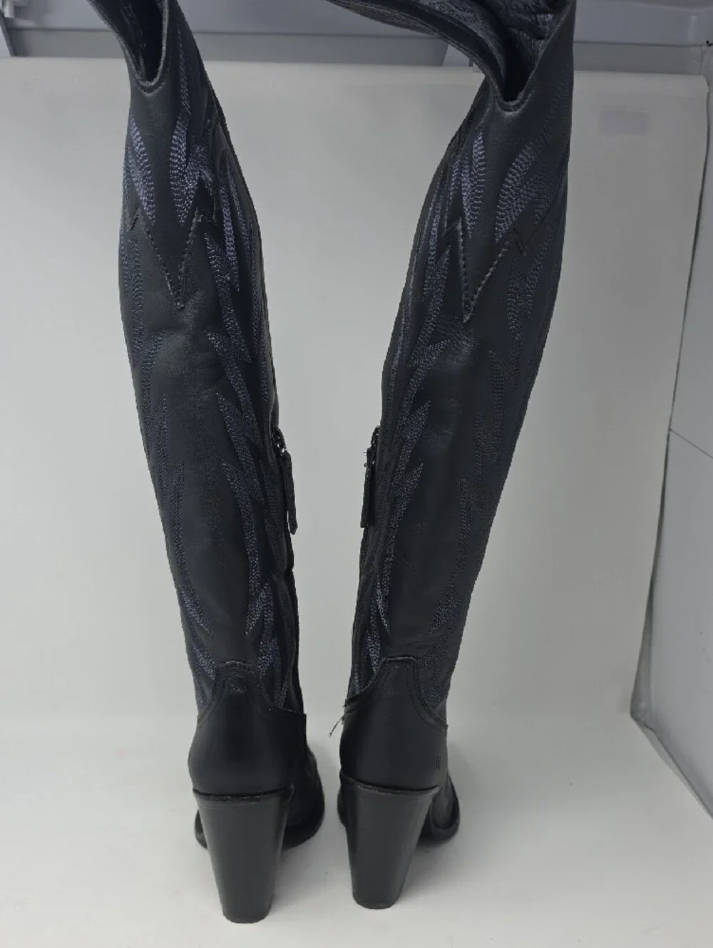 Dingo Women's Diva Over The Knee Tall Western Boots - Snip Toe Size 8.5